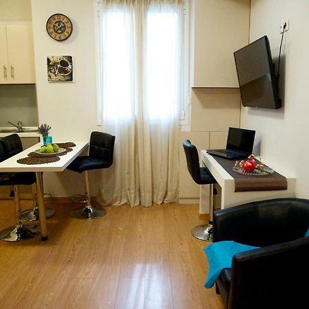 Ferienwohnung Stylish And Elegant Apts Athen Exterior foto
